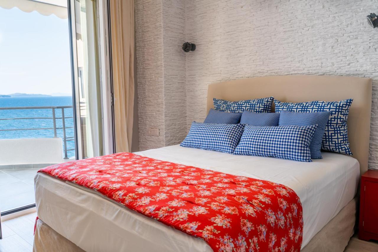 Limani Luxury Apartments Beachfront Sarandë Esterno foto