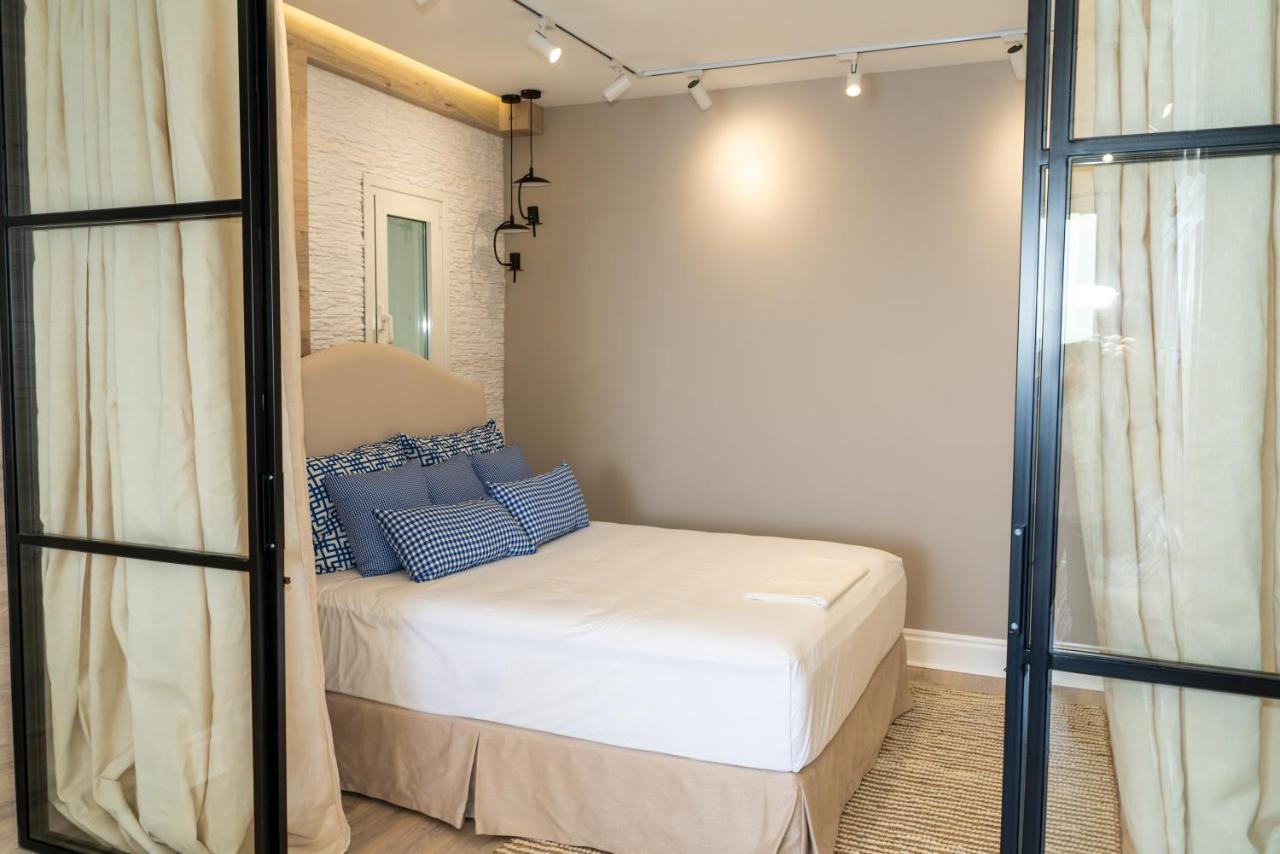 Limani Luxury Apartments Beachfront Sarandë Esterno foto