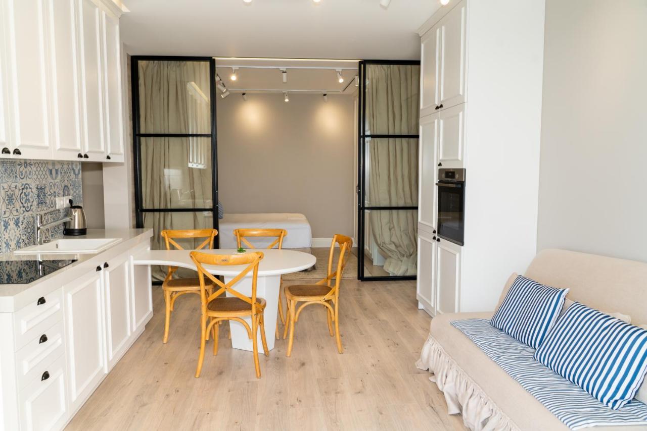 Limani Luxury Apartments Beachfront Sarandë Esterno foto