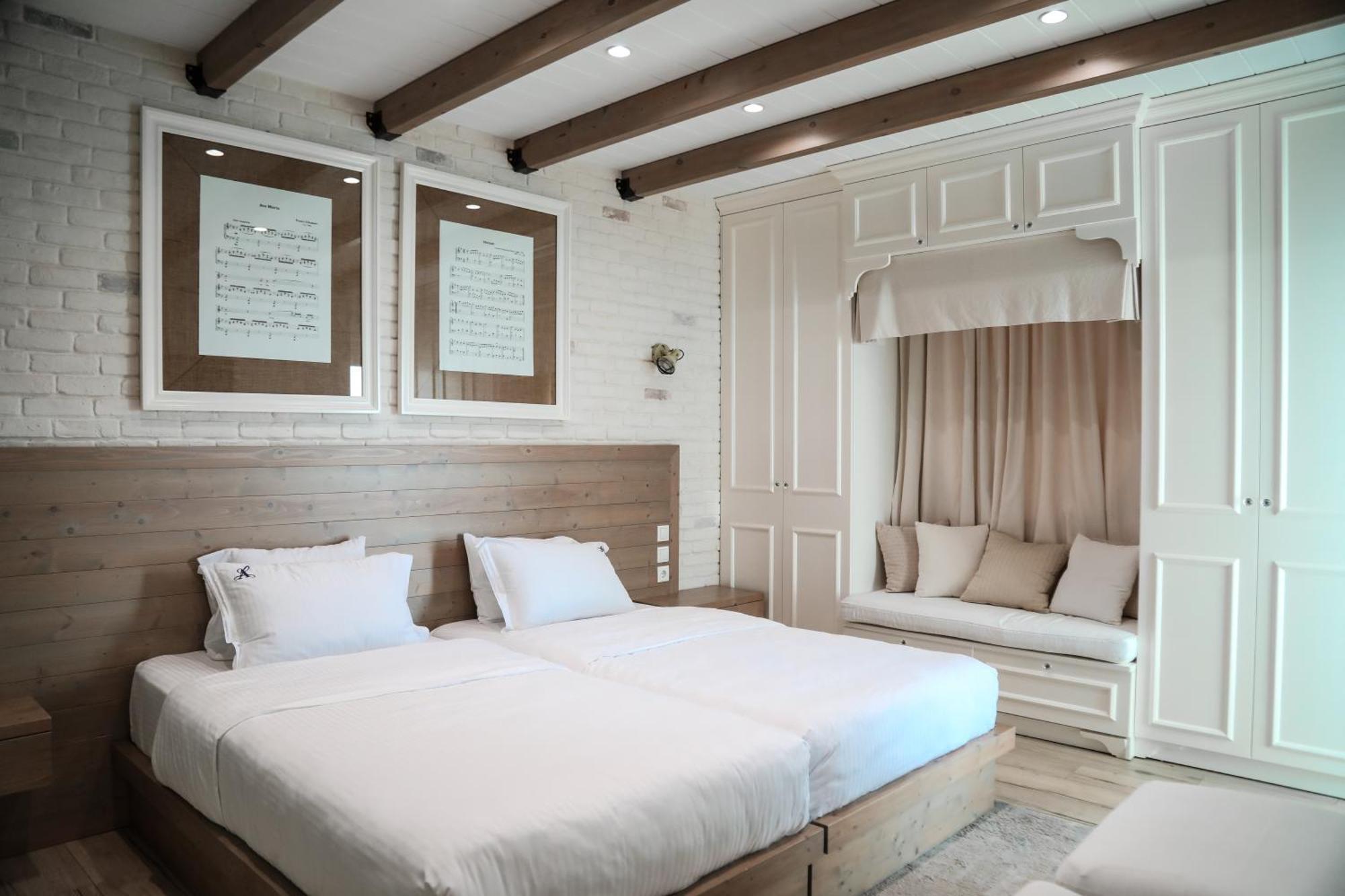 Limani Luxury Apartments Beachfront Sarandë Esterno foto