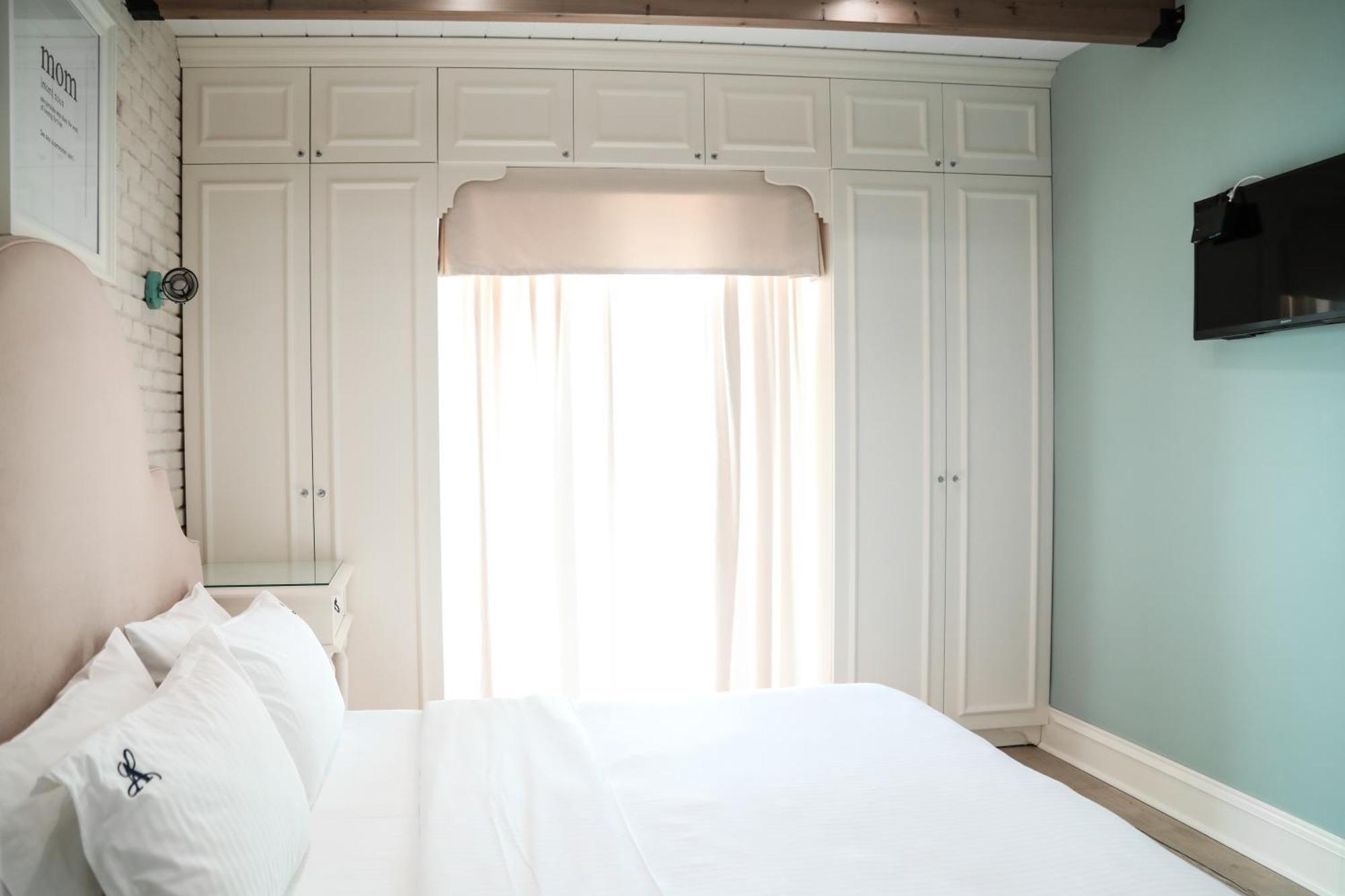 Limani Luxury Apartments Beachfront Sarandë Esterno foto