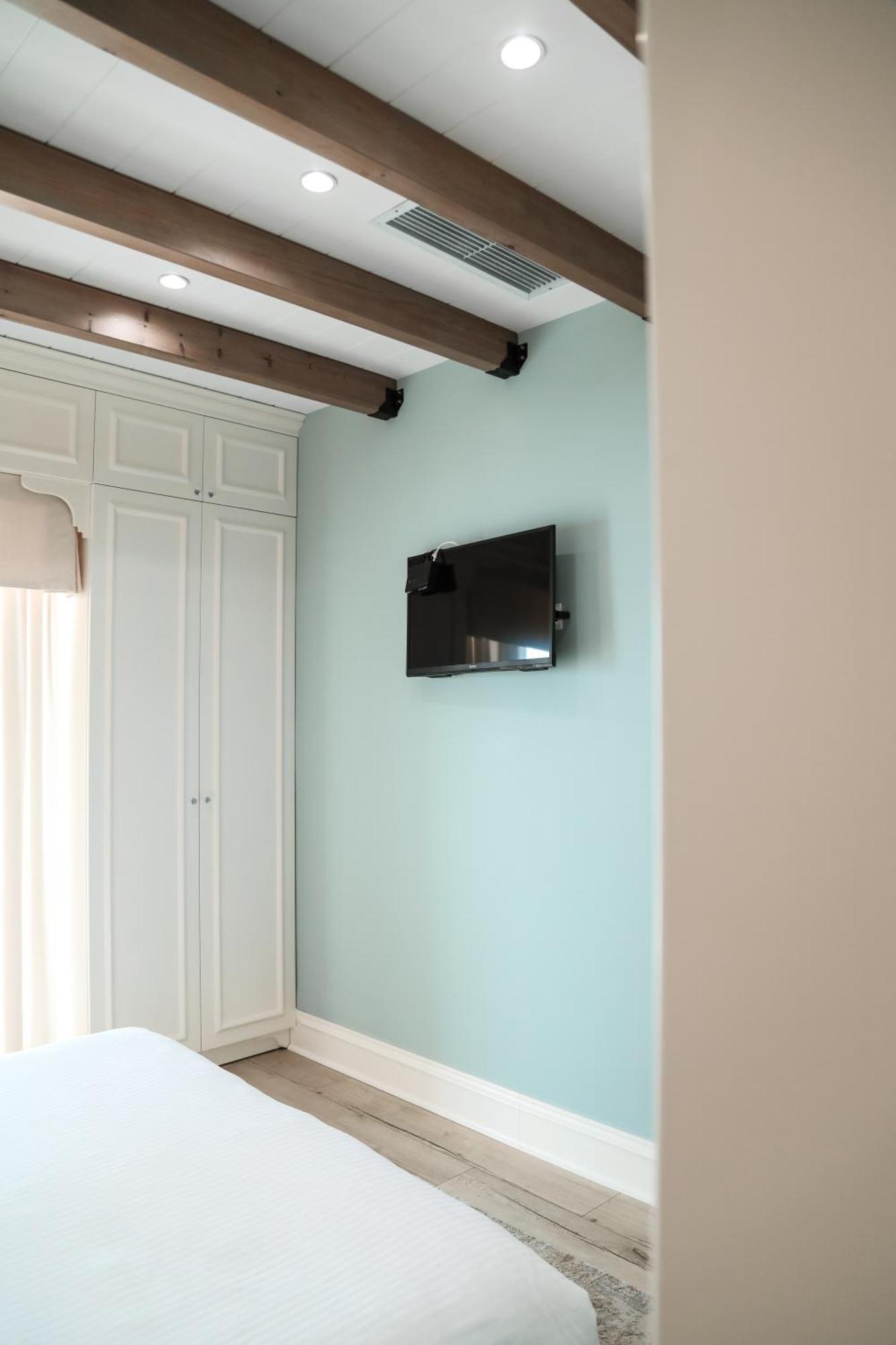 Limani Luxury Apartments Beachfront Sarandë Esterno foto