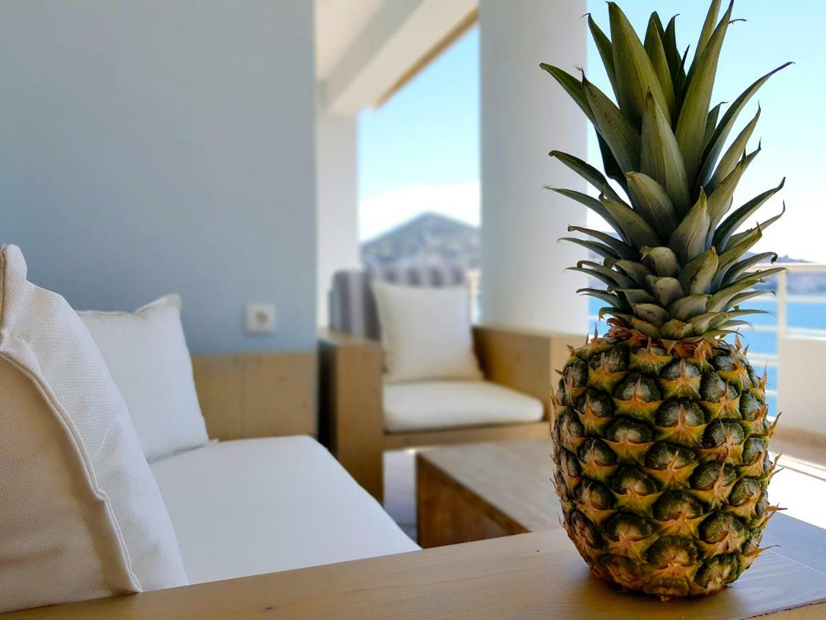 Limani Luxury Apartments Beachfront Sarandë Esterno foto
